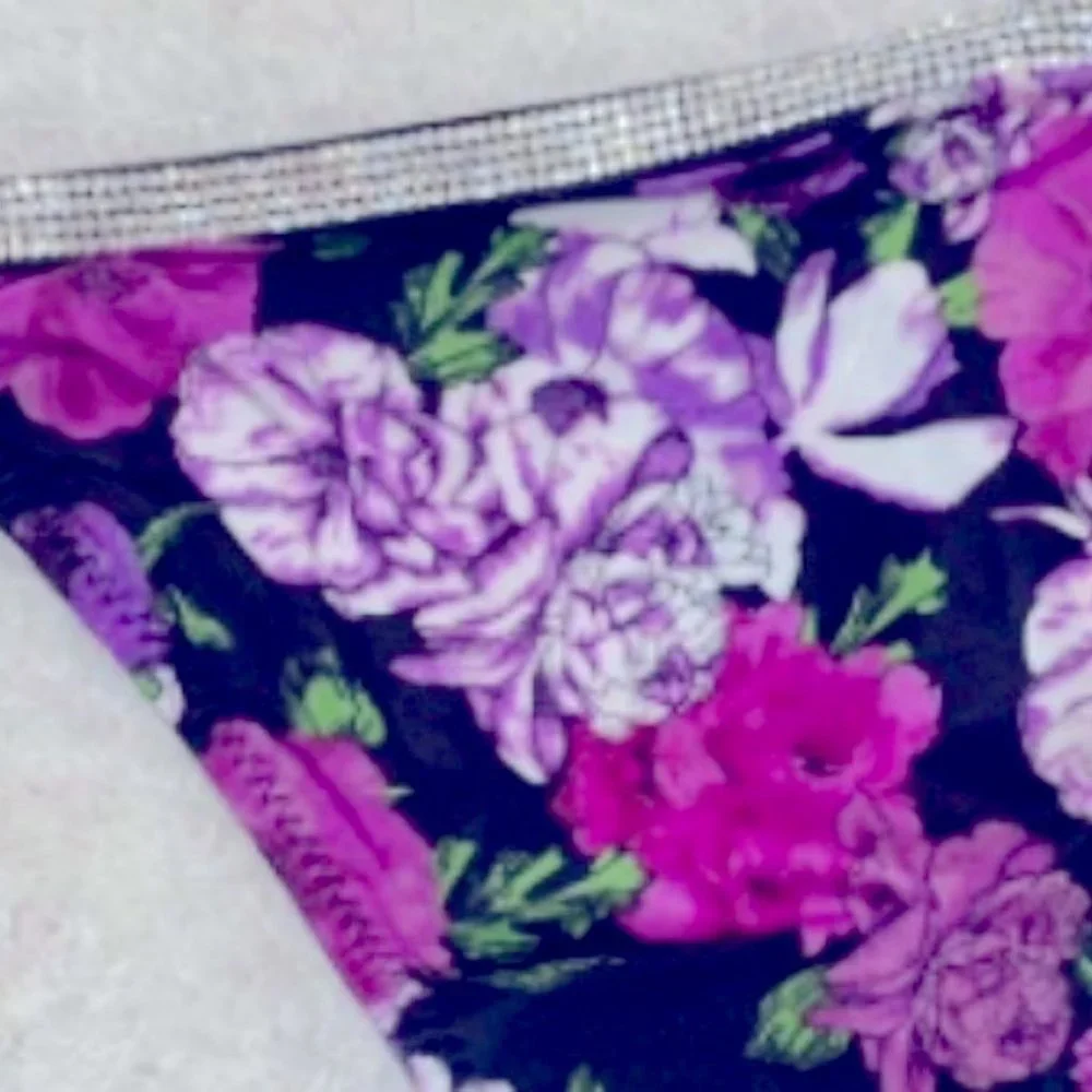New Very Sexy‎ Bombshell Shine V-String Panty Thong